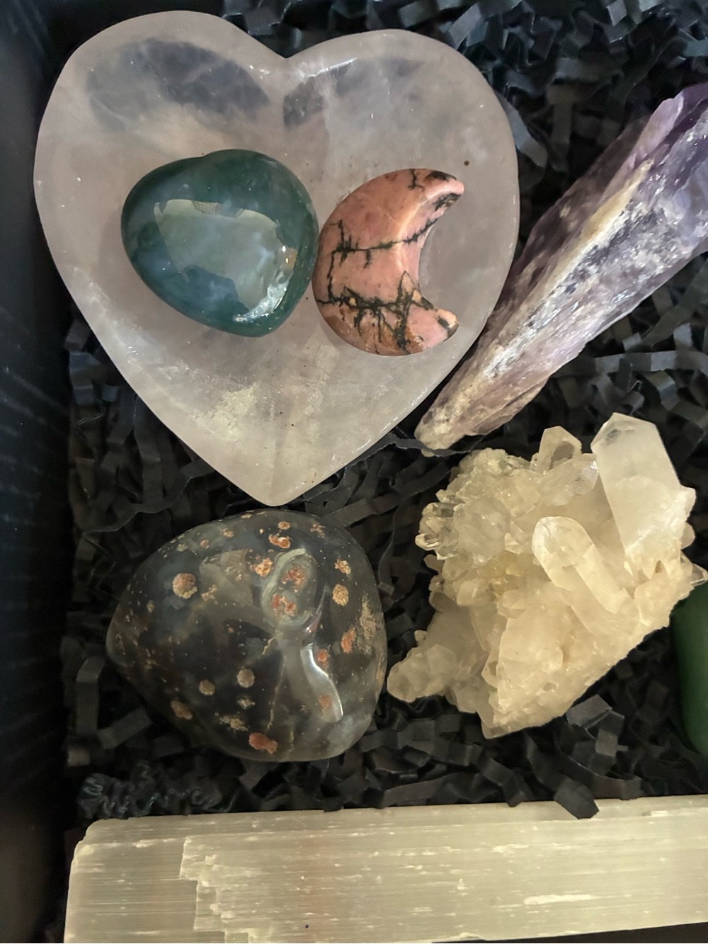 🔮 13 Piece Healing Crystal Gift Box - Amethyst Point and Sphere 🎁 - Picture 4 of 16